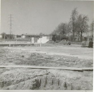 1970-04 Zernikestraat; achtergrond bungalows vAkenstraat Simonis (1)
