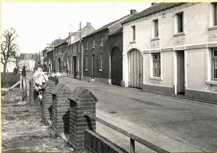 1960 Vrnl Dorpsstraat 8-13 Sassen,Penders, Wouben, Cals. foto Eussen-PetersC1