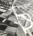 1957-04-07   stukje v. luchtfoto, overzijde Frans Erenslaan