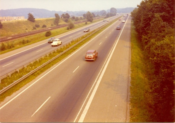 1971-08 autoweg en mijnspoor Niessen-Buschman