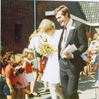1973-06-22 Juf Margriet Jongsma trouwt foto de Rooij 2C