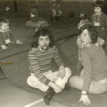 1975-1976  creche in gymzaal; foto Vergoossen