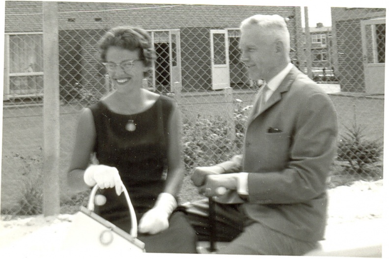 1964 Sjteinakkker burg. Van Banning met mw.Verbeek; foto Verbeek.jpg