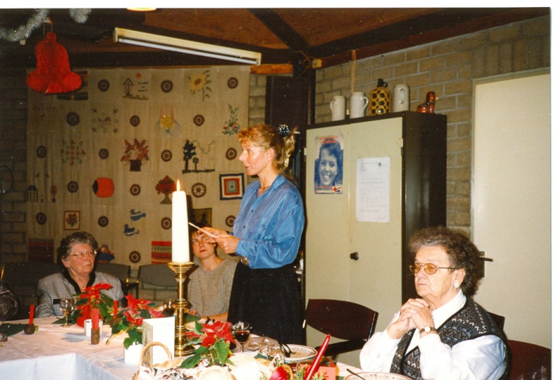 1994-12 Handwerkers. Gedicht mw Heutmekers, R mw Gabrielle, L mw Wollenberg Schreurs2.jpg